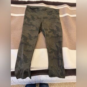Lululemon Camo Green Zip Pocket Mid Rise Capri